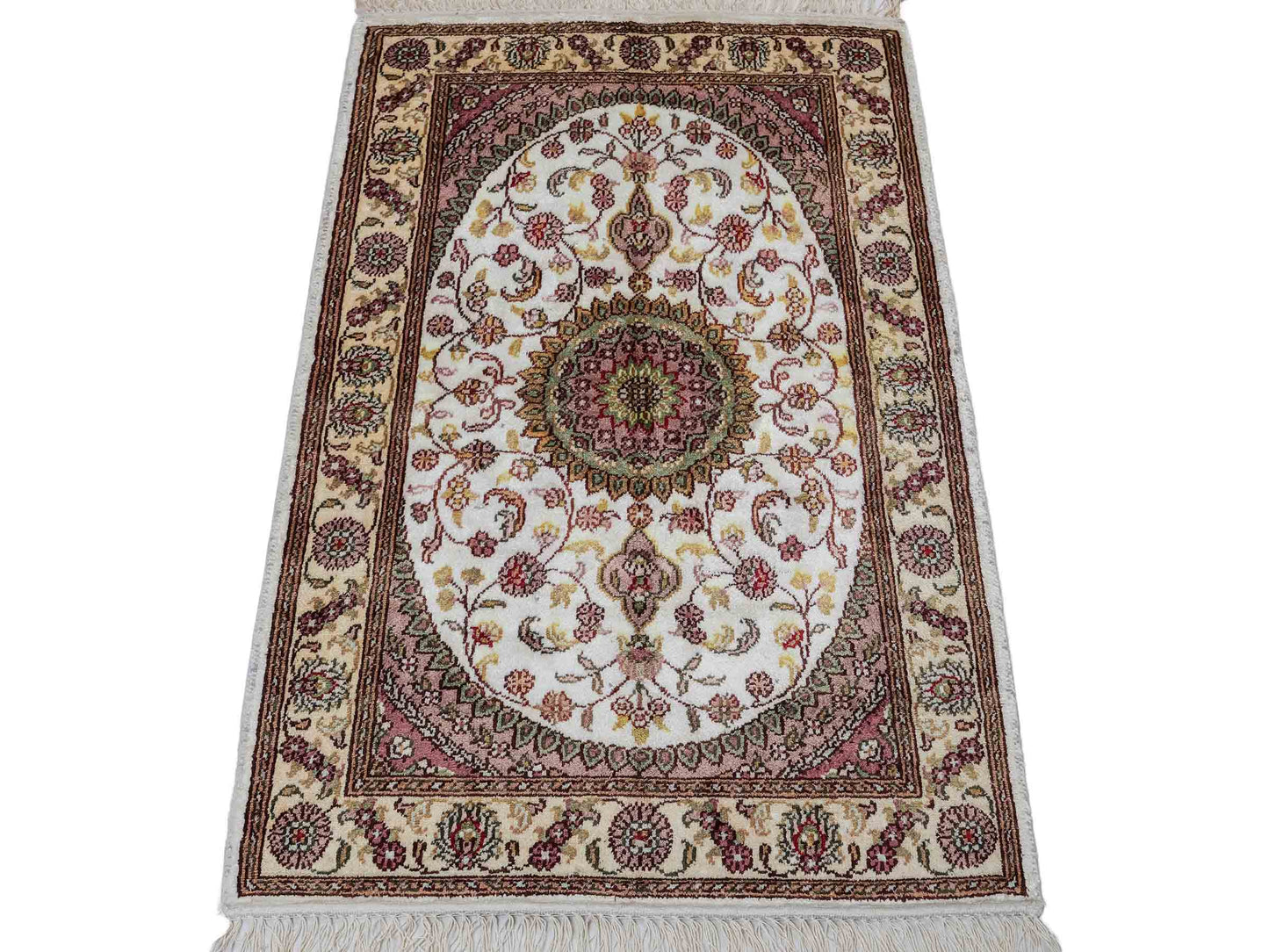 Feiner, handgeknüpfter, chinesischer Orientteppich mit Nain Design aus Kunstseide, weiß, creme. 89x59 cm. Verkauf durch Jupiter Intl.