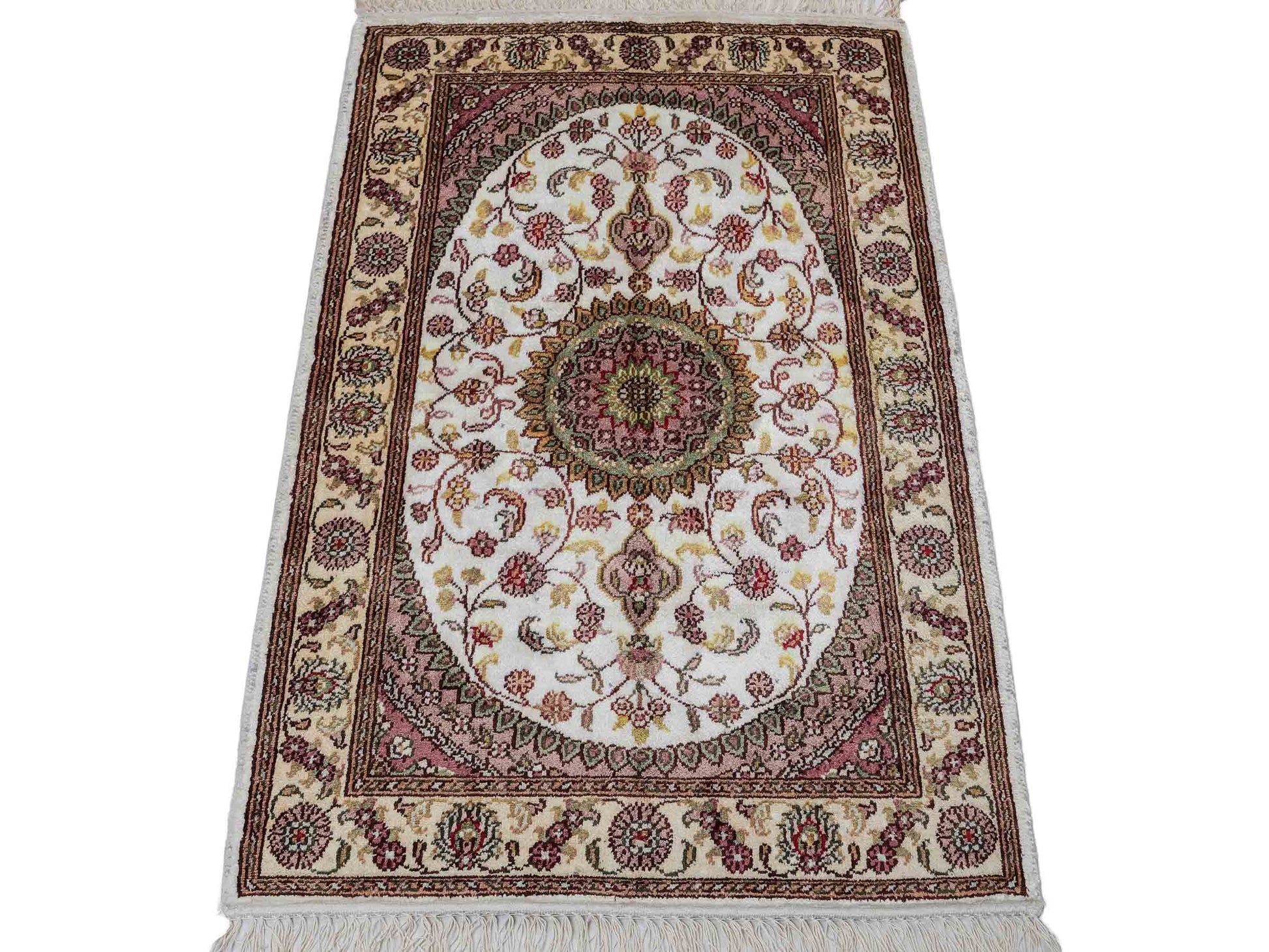 Feiner, handgeknüpfter, chinesischer Orientteppich mit Nain Design aus Kunstseide, weiß, creme. 89x59 cm. Verkauf durch Jupiter Intl.