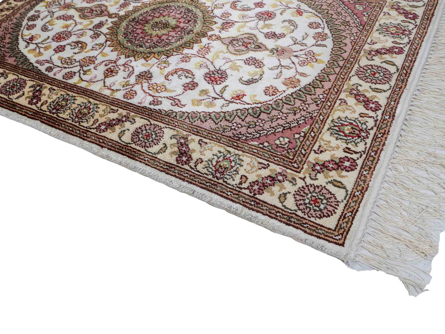 Feiner, handgeknüpfter, chinesischer Orientteppich mit Nain Design aus Kunstseide, weiß, creme. 89x59 cm. Verkauf durch Jupiter Intl.