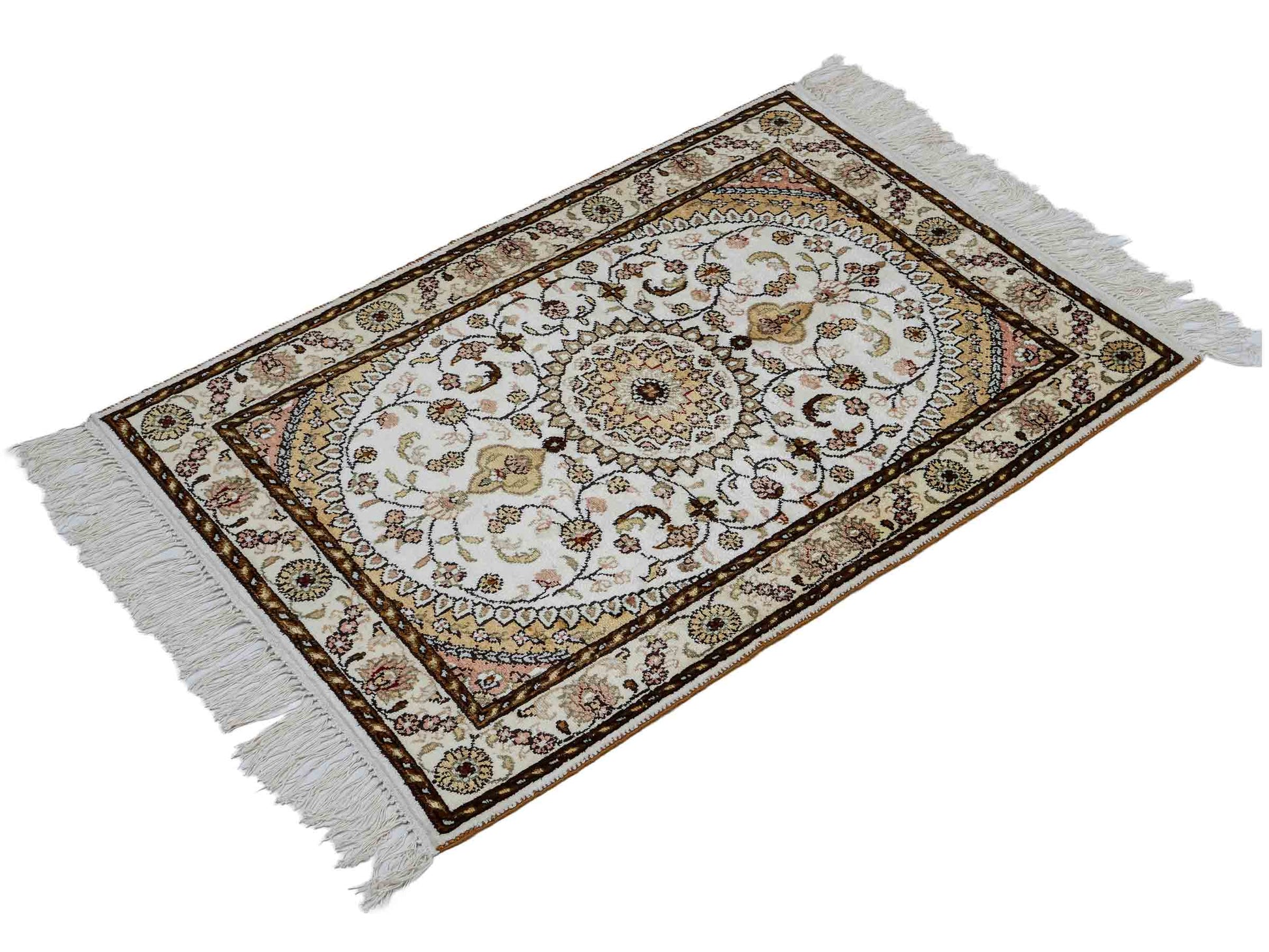 Feiner, handgeknüpfter, chinesischer Orientteppich mit Nain Design aus Kunstseide, weiß, creme, gold. 89x61 cm. Verkauf durch Jupiter Intl.