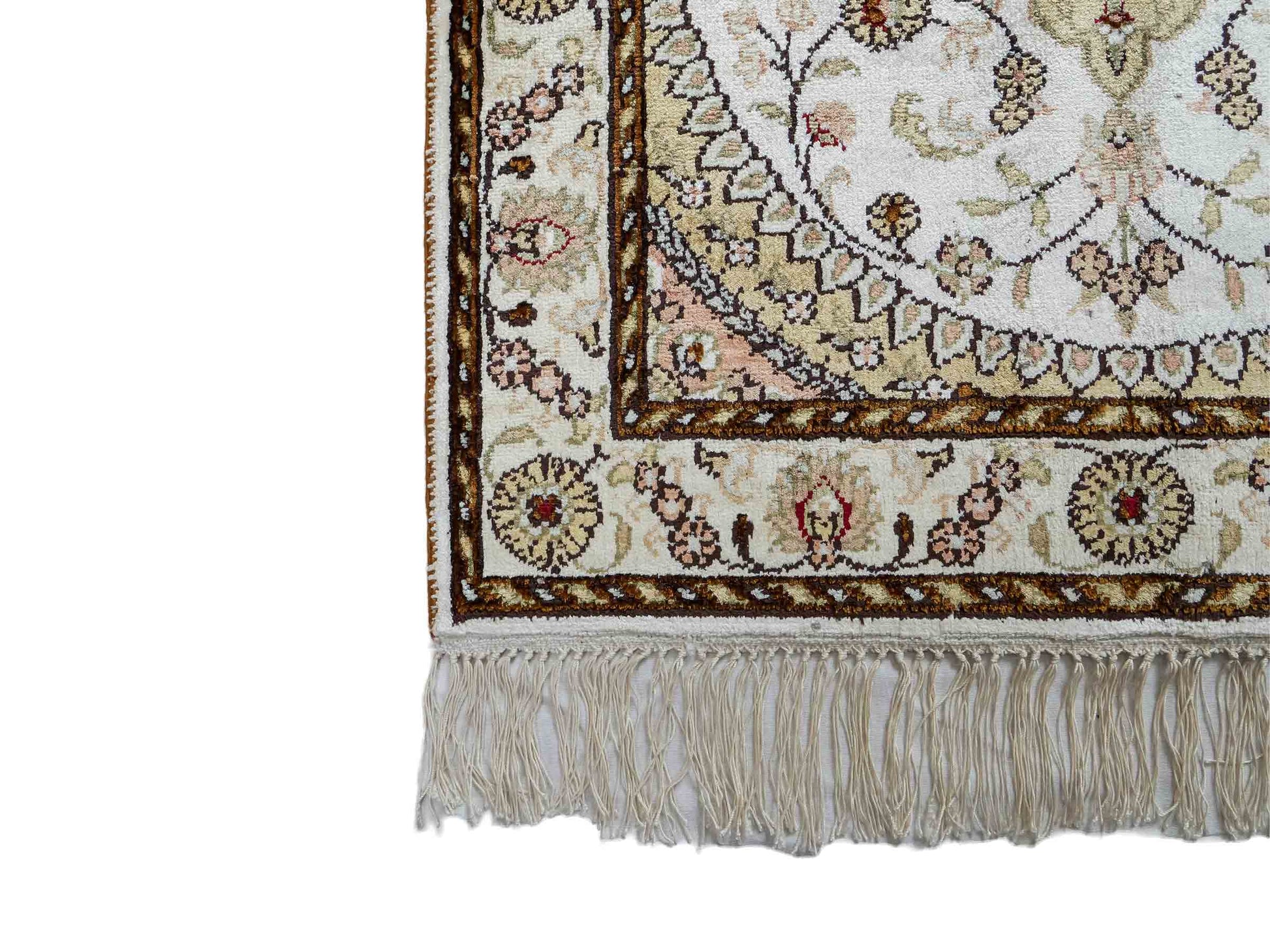Feiner, handgeknüpfter, chinesischer Orientteppich mit Nain Design aus Kunstseide, weiß, creme, gold. 89x61 cm. Verkauf durch Jupiter Intl.