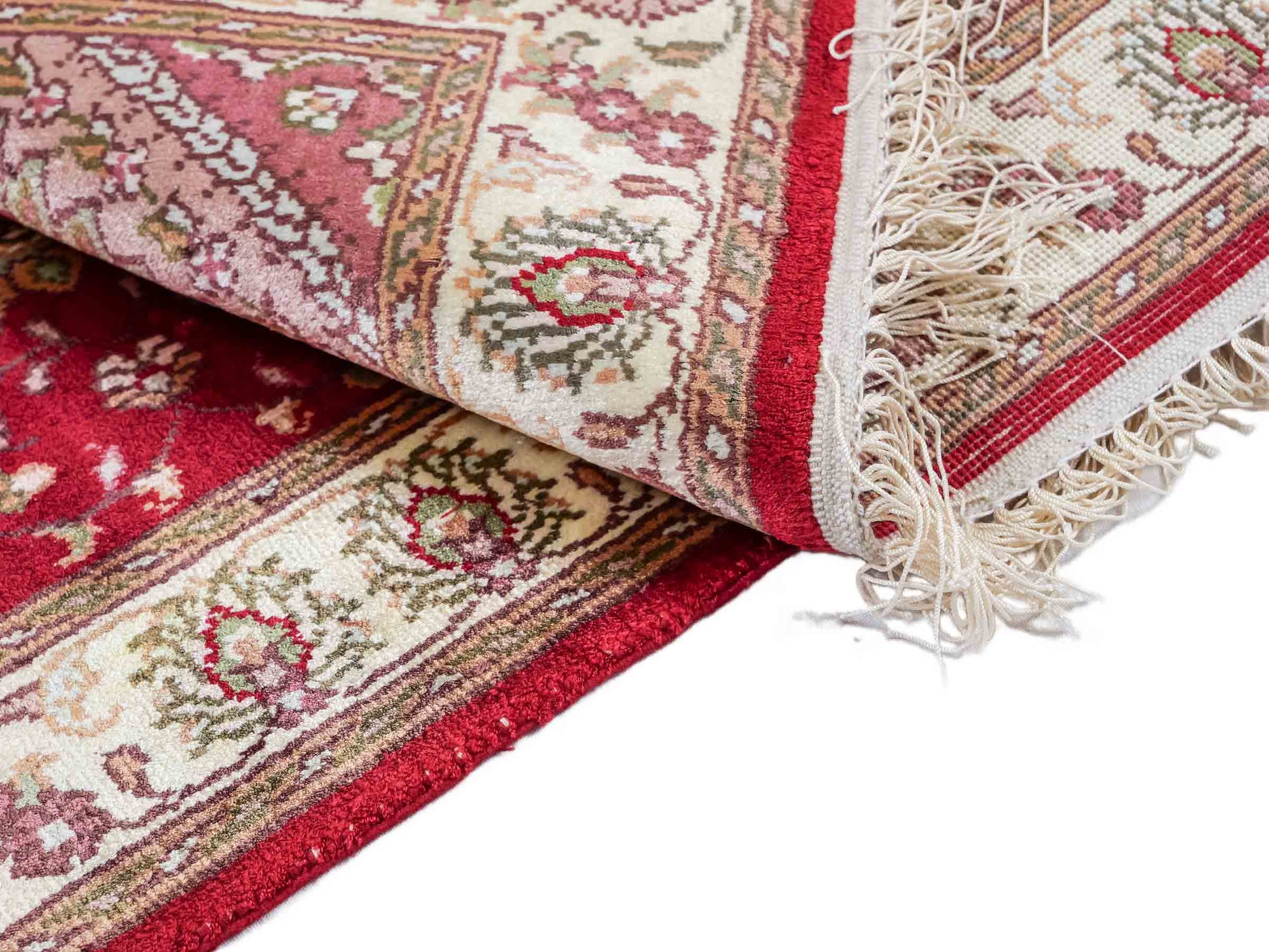 Feiner, handgeknüpfter, chinesischer Orientteppich mit Nain Design aus Kunstseide, rot, creme, weiß. 90x59 cm. Verkauf durch Jupiter Intl.
