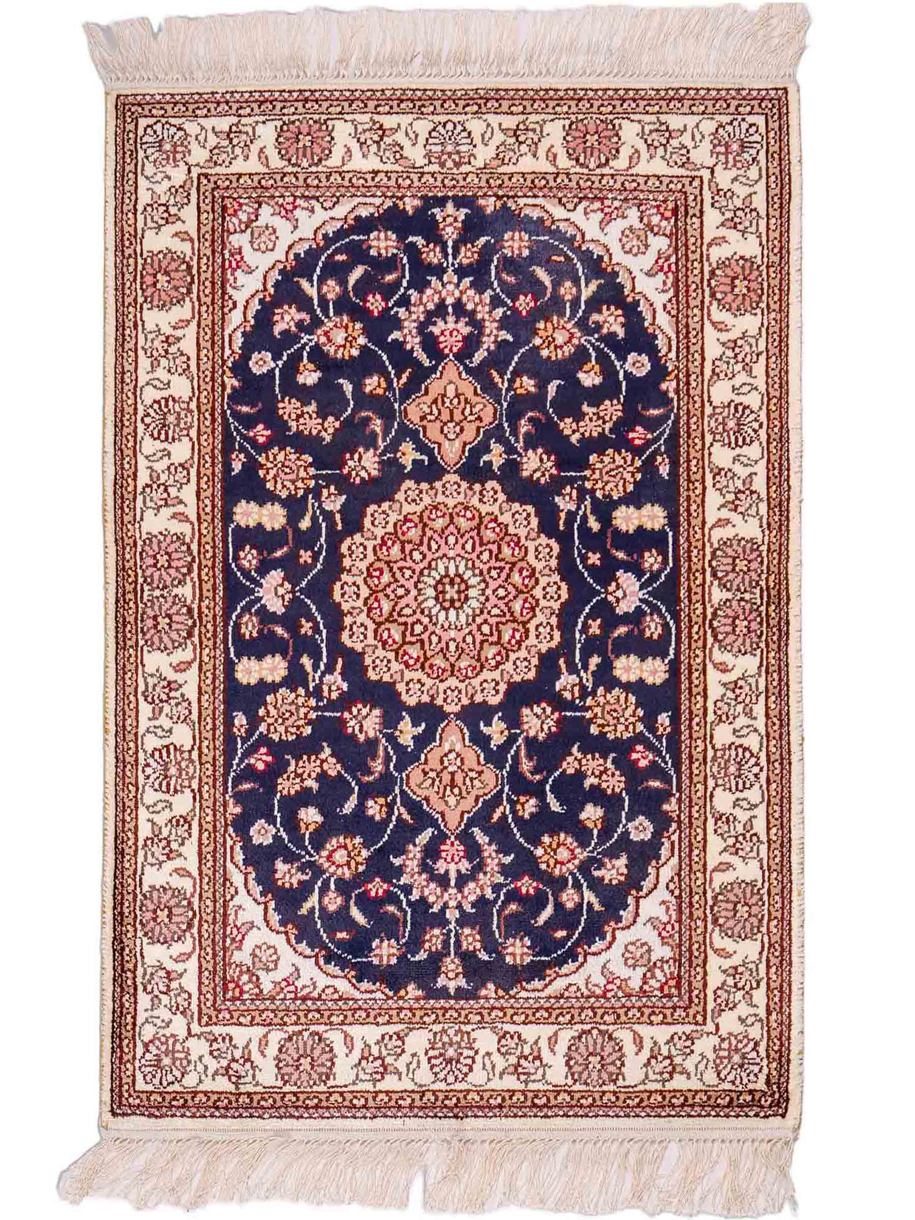 Feiner, handgeknüpfter, chinesischer Orientteppich mit Nain Design aus Kunstseide, blau, creme, weiß. 92x62 cm. Verkauf durch Jupiter Intl.