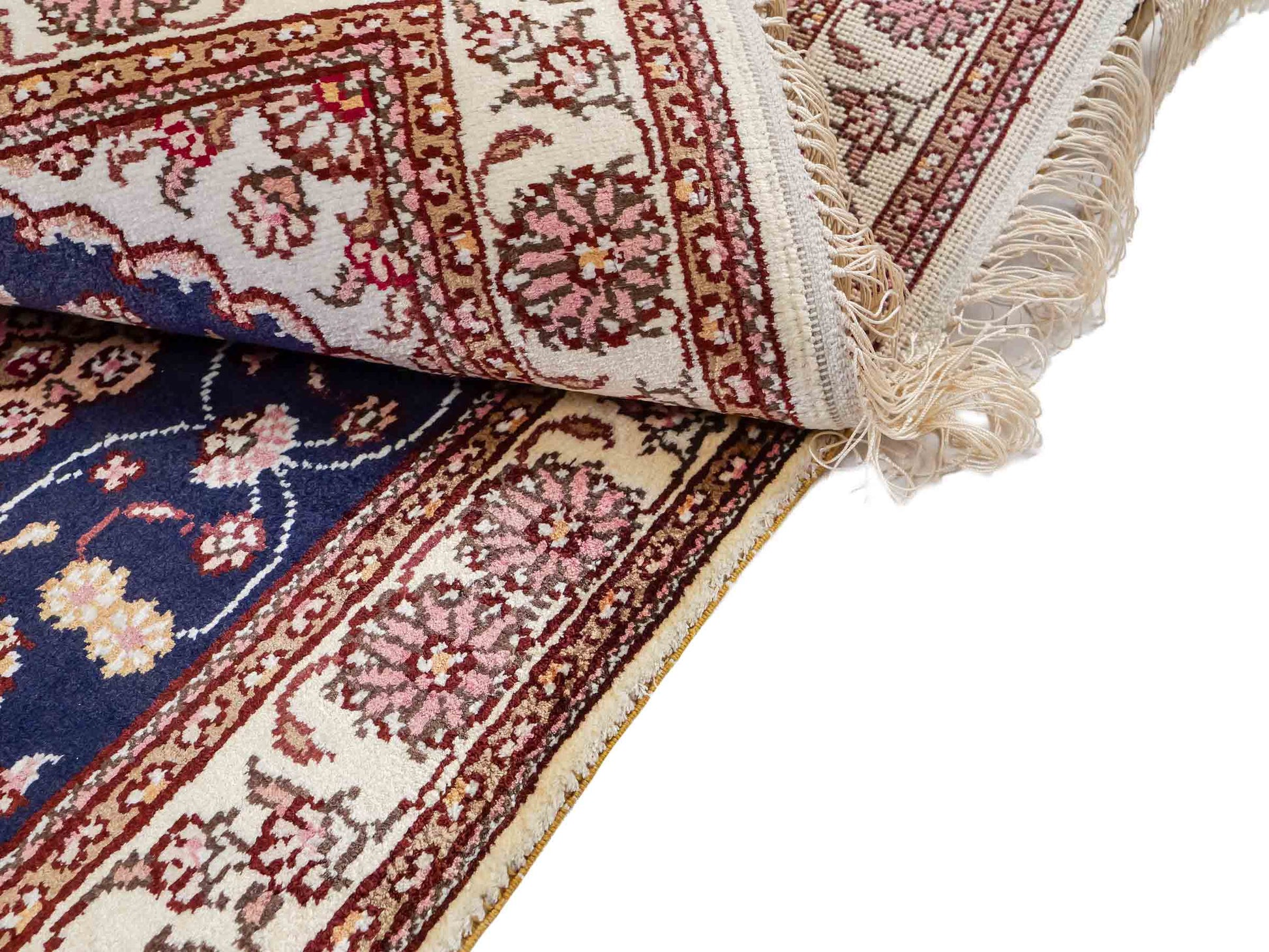 Feiner, handgeknüpfter, chinesischer Orientteppich mit Nain Design aus Kunstseide, blau, creme, weiß. 92x62 cm. Verkauf durch Jupiter Intl.