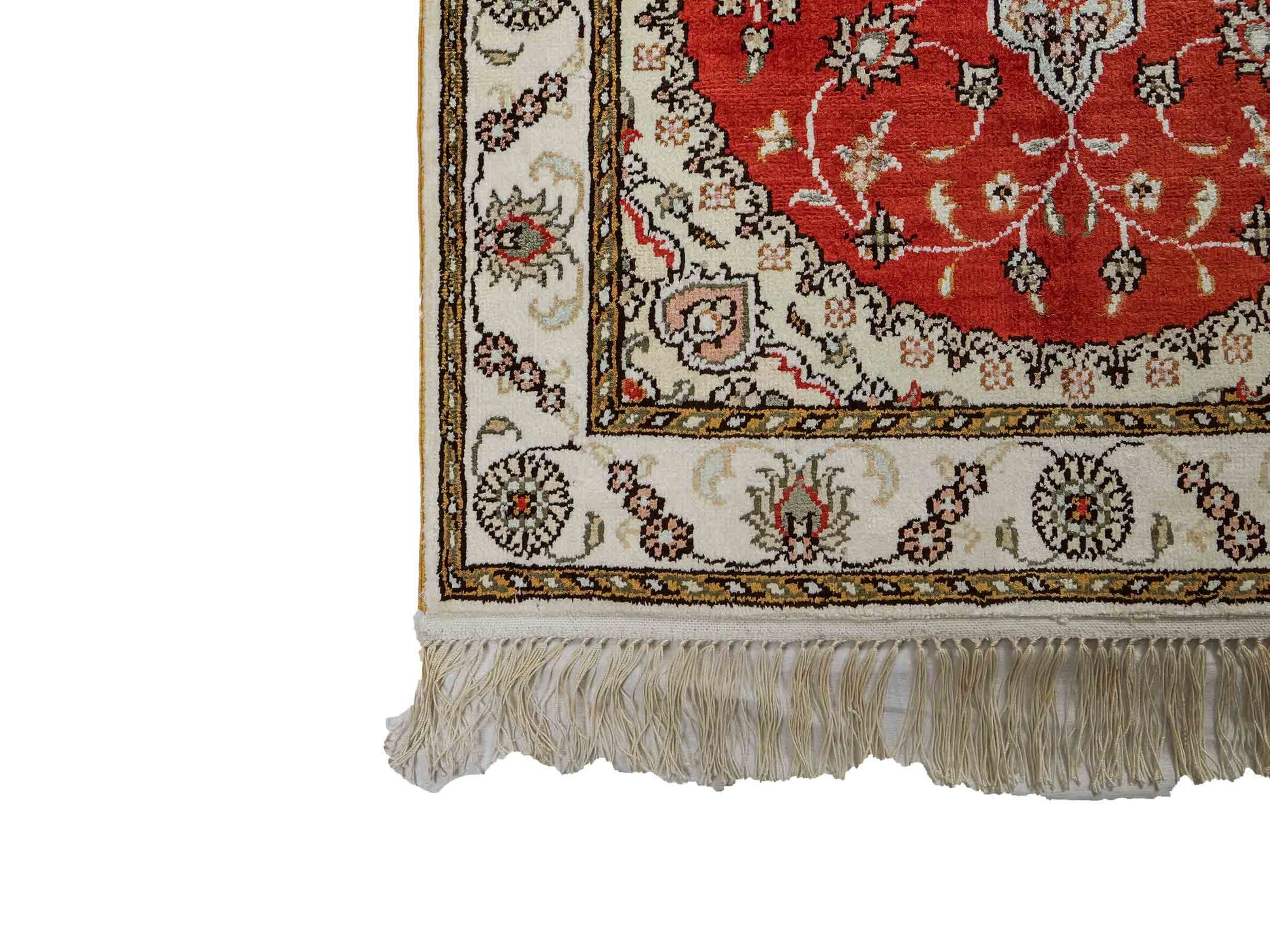 Feiner, handgeknüpfter, chinesischer Orientteppich mit Nain Design aus Kunstseide, rot, weiß, creme. 93x61 cm. Verkauf durch Jupiter Intl.