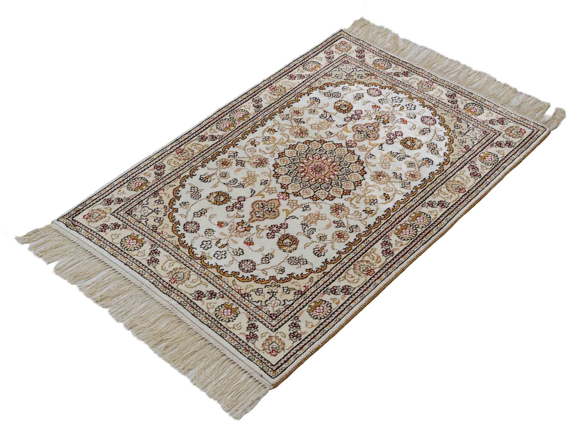 Feiner, handgeknüpfter, chinesischer Orientteppich mit Nain Design aus Kunstseide, creme, weiß, gold. 93x63 cm. Verkauf durch Jupiter Intl.