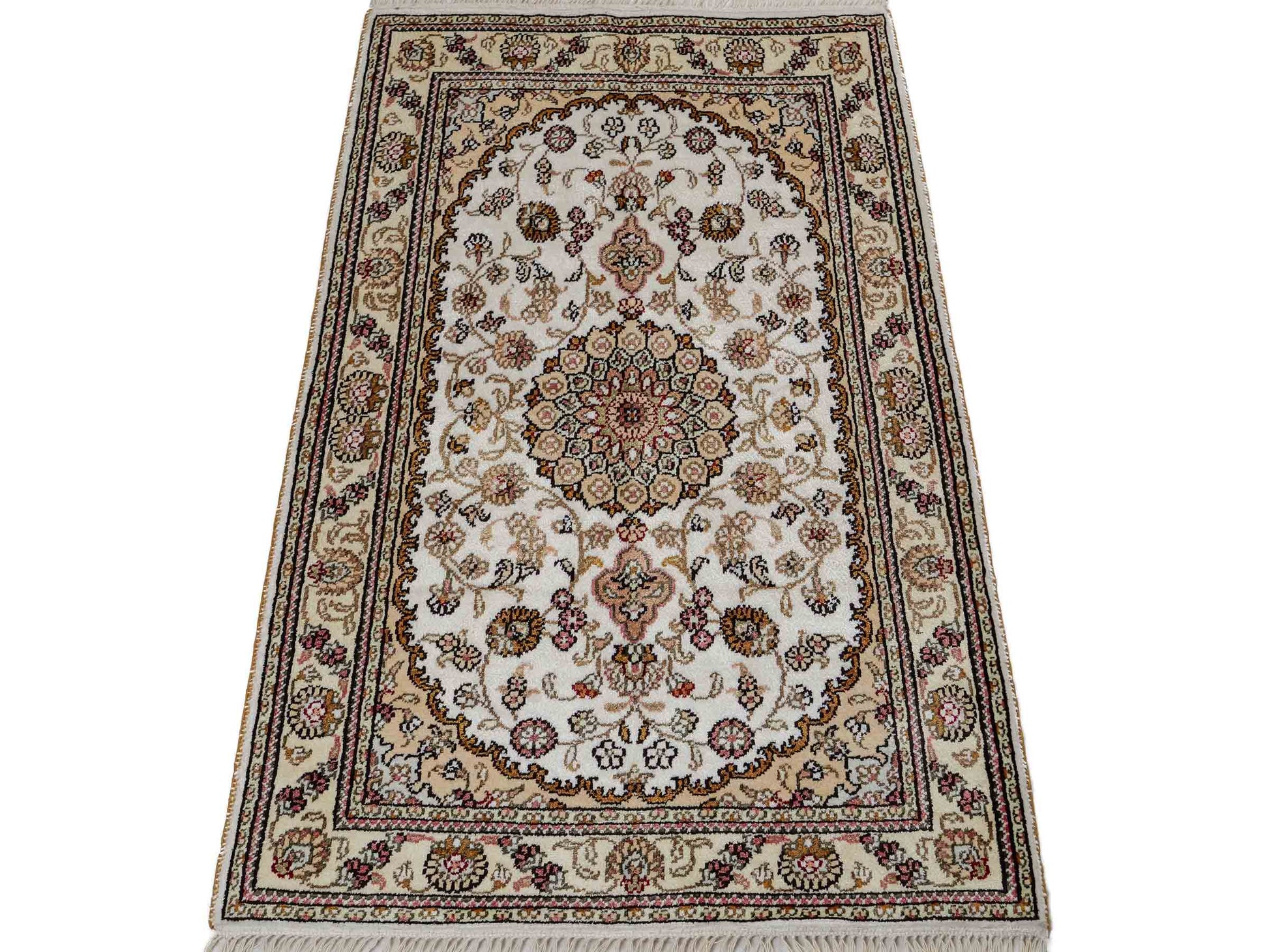 Feiner, handgeknüpfter, chinesischer Orientteppich mit Nain Design aus Kunstseide, creme, weiß, gold. 93x63 cm. Verkauf durch Jupiter Intl.