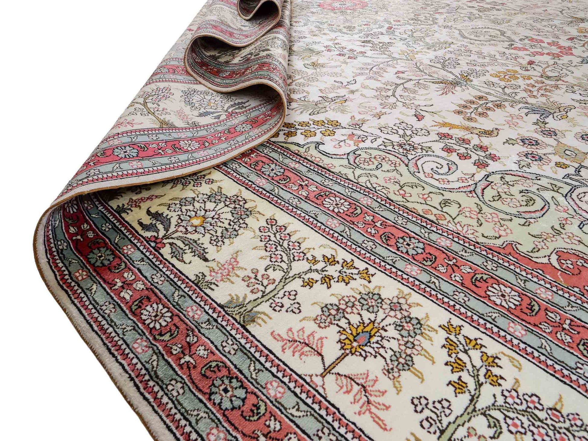 Feiner, handgeknüpfter, chinesischer Orientteppich mit Ghom Design aus Viskose, creme, weiß, rosa. 359x273 cm. Verkauf durch Jupiter Intl.