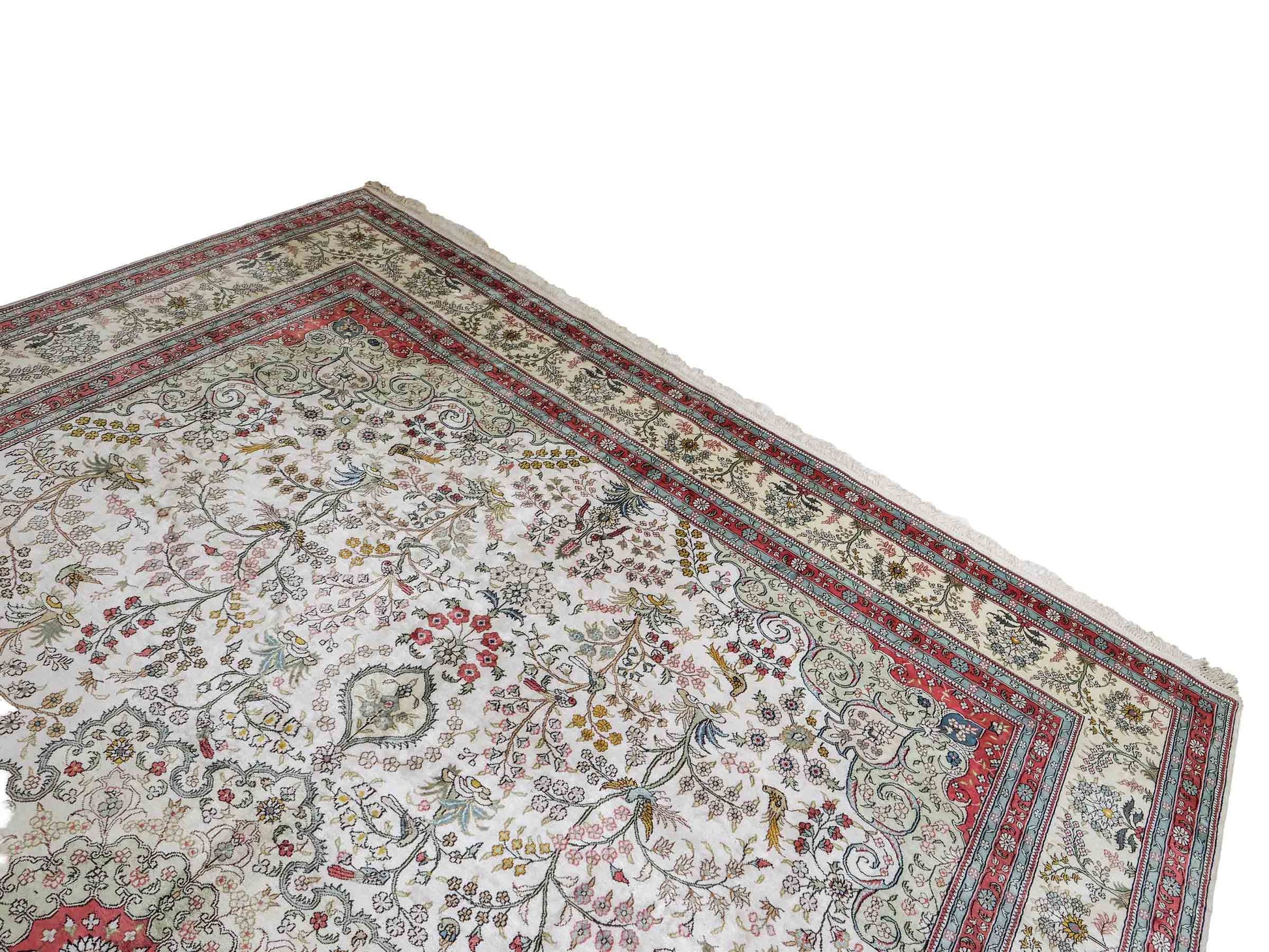 Feiner, handgeknüpfter, chinesischer Orientteppich mit Ghom Design aus Viskose, creme, weiß, rosa. 359x273 cm. Verkauf durch Jupiter Intl.