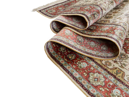 Sehr feiner, handgeknüpfter, chinesischer Orientteppich Läufer mit Hereke Design aus Viskose, creme, weiß, rosa. 309x78 cm. Verkauf durch Jupiter Intl.
