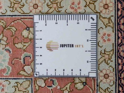 Sehr feiner, handgeknüpfter, chinesischer Orientteppich Läufer mit Hereke Design aus Viskose, creme, weiß, rosa. 309x78 cm. Verkauf durch Jupiter Intl.