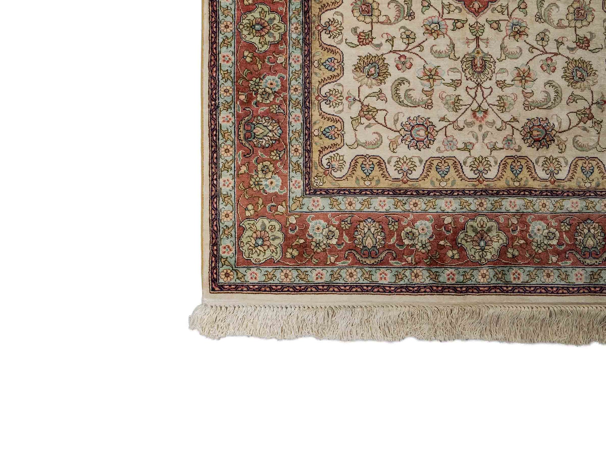 Sehr feiner, handgeknüpfter, chinesischer Orientteppich Läufer mit Hereke Design aus Viskose, creme, weiß, rosa. 309x78 cm. Verkauf durch Jupiter Intl.