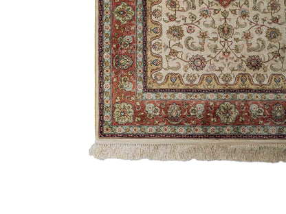 Sehr feiner, handgeknüpfter, chinesischer Orientteppich Läufer mit Hereke Design aus Viskose, creme, weiß, rosa. 309x78 cm. Verkauf durch Jupiter Intl.