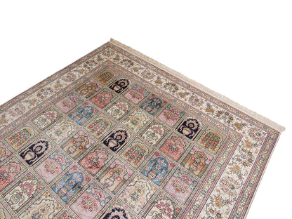 Feiner, handgeknüpfter, chinesischer Orientteppich mit Hereke Design aus Viskose, creme, weiß, mulitcolor. 272x184 cm. Verkauf durch Jupiter Intl.
