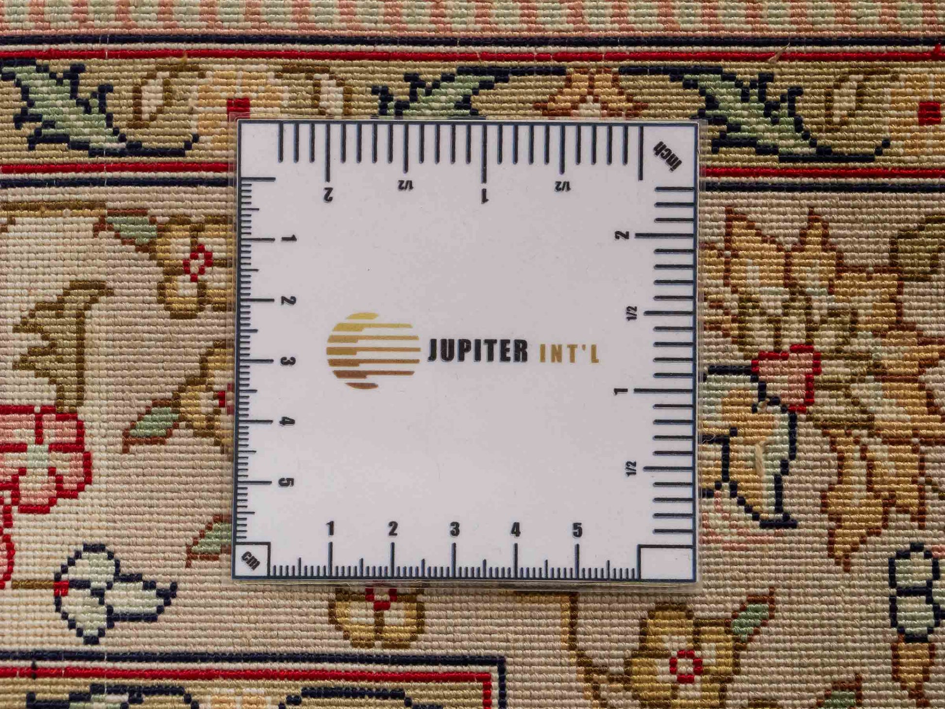 Sehr feiner, handgeknüpfter, chinesischer Orientteppich Läufer mit Hereke Design aus Viskose, creme, weiß. 303x79 cm. Verkauf durch Jupiter Intl.