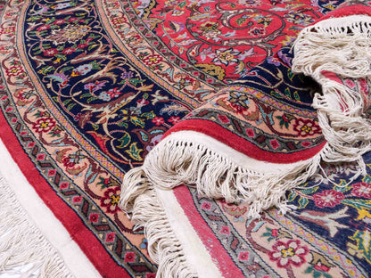 Sehr feiner, runder, handgeknüpfter Khademi Orientteppich mit Täbriz Design aus Wolle und Seide, rot, blau. 272x272 cm. Vertrieb durch Jupiter Intl.