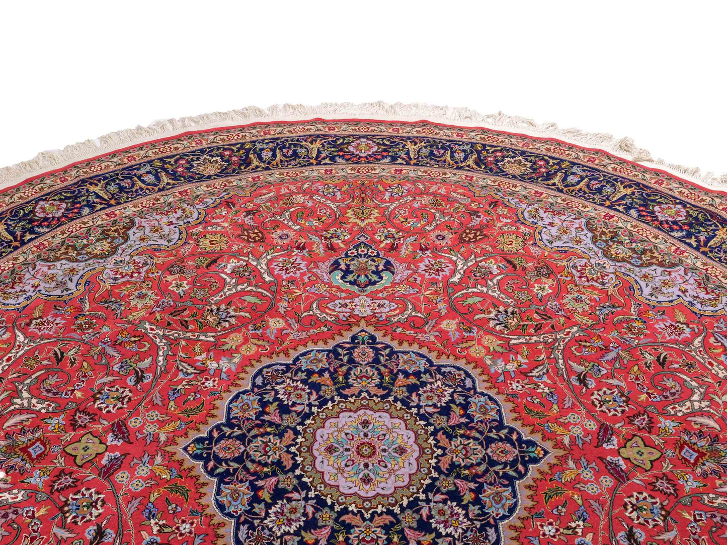 Sehr feiner, runder, handgeknüpfter Khademi Orientteppich mit Täbriz Design aus Wolle mit Seide, rot und blau. 275x275 cm. Vertrieb durch Jupiter Intl.
