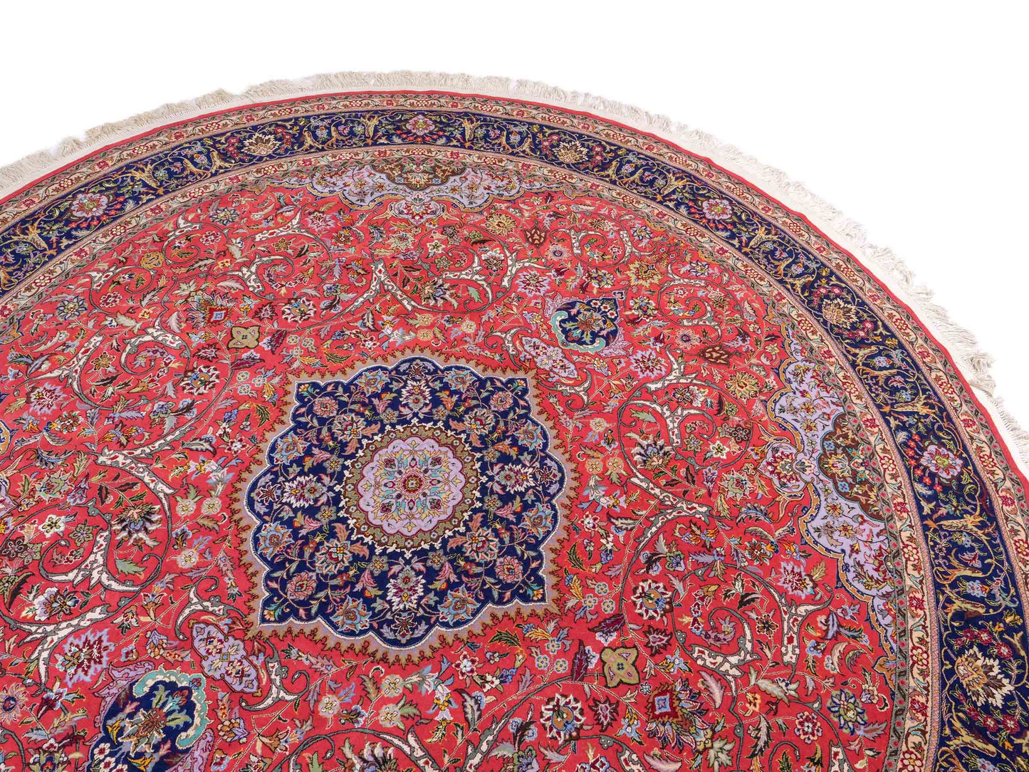 Sehr feiner, runder, handgeknüpfter Khademi Orientteppich mit Täbriz Design aus Wolle mit Seide, rot und blau. 275x275 cm. Vertrieb durch Jupiter Intl.