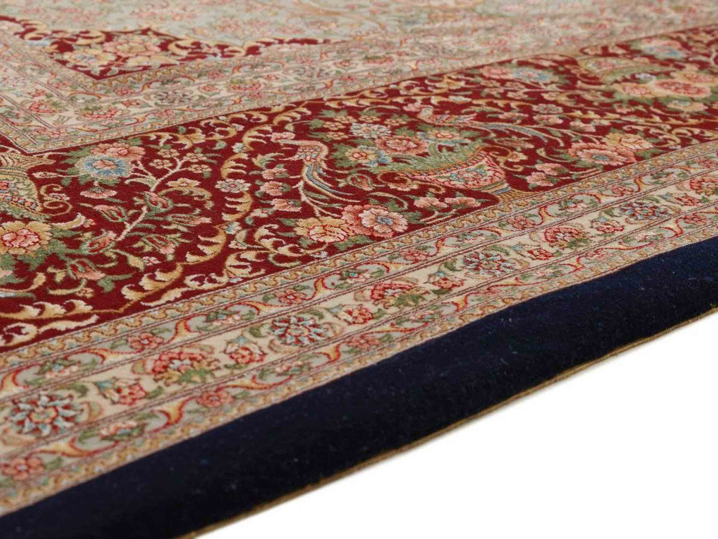 Sehr feiner, handgeknüpfter Khademi Orientteppich mit Täbriz Design aus Wolle mit Seide, blau, rot. 430x307 cm. Vertrieb durch Jupiter Intl.