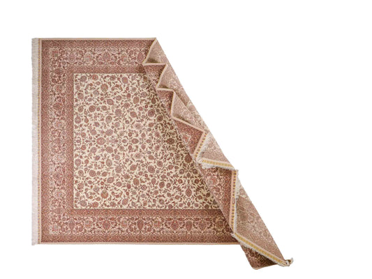 Sehr feiner, handgeknüpfter Khademi Orientteppich mit Täbriz Design aus Wolle mit Seide, creme, weiß, lachs. 304x207 cm. Vertrieb durch Jupiter Intl.