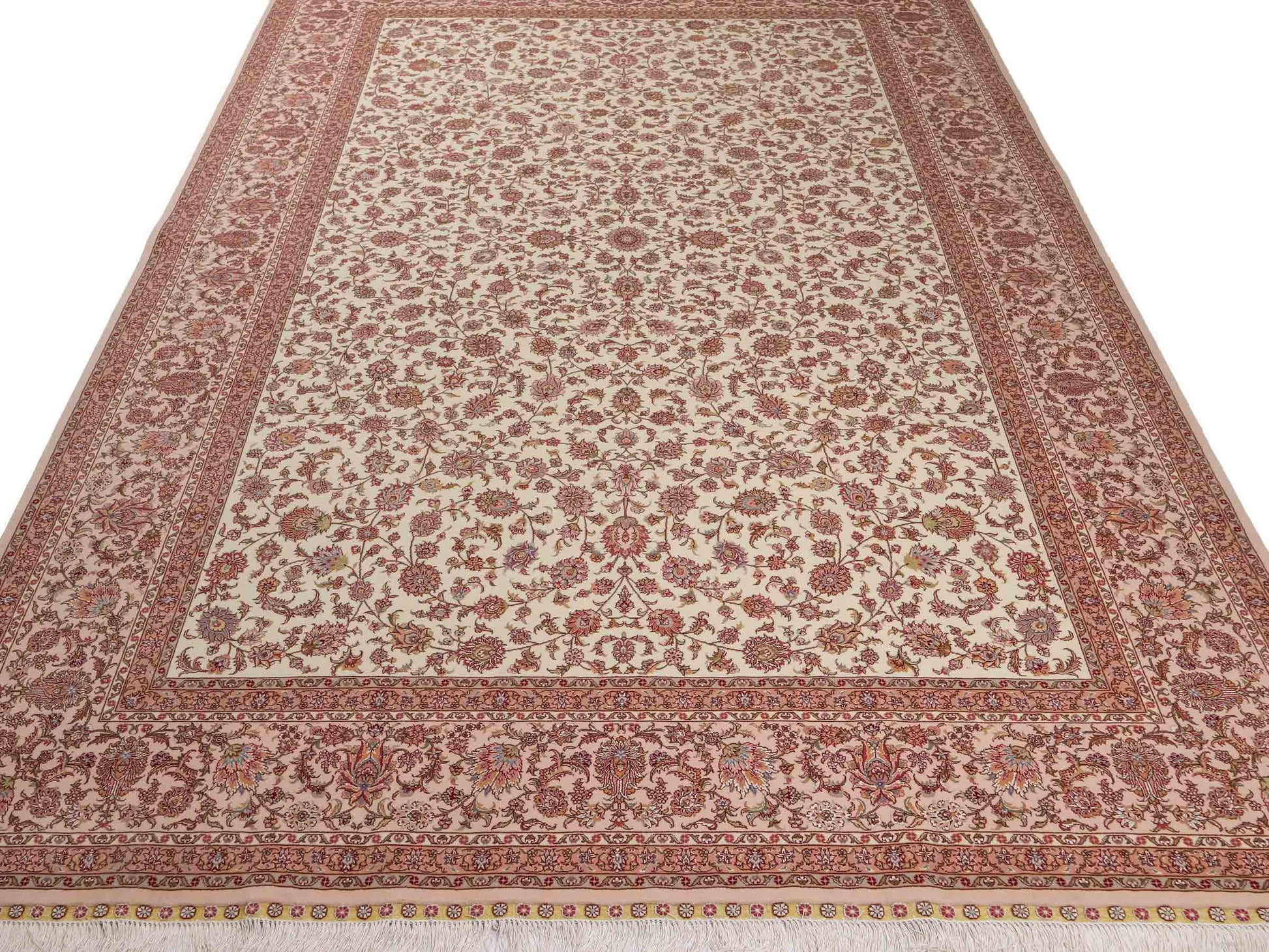 Sehr feiner, handgeknüpfter Khademi Orientteppich mit Täbriz Design aus Wolle mit Seide, creme, weiß, lachs. 304x207 cm. Vertrieb durch Jupiter Intl.