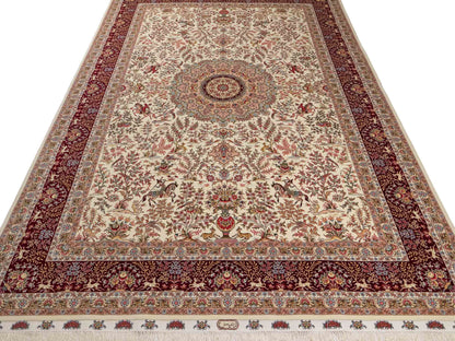 Sehr feiner, handgeknüpfter Khademi Orientteppich mit Täbriz Design aus Wolle mit Seide, creme, weiß, rot. 305x207 cm. Vertrieb druch Jupiter Intl.