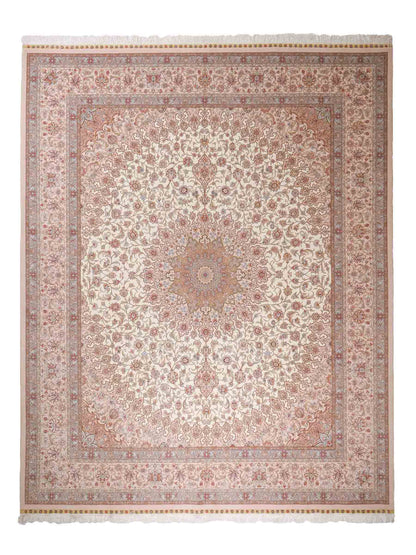 Sehr feiner, handgeknüpfter Khademi Orientteppich mit Täbriz Design aus Wolle mit Seide, creme, rosa, blau. 310x252 cm. Vertrieb durch Jupiter Intl.