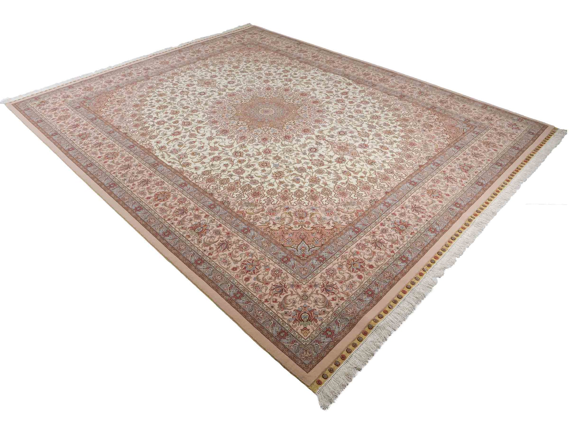 Sehr feiner, handgeknüpfter Khademi Orientteppich mit Täbriz Design aus Wolle mit Seide, creme, rosa, blau. 310x252 cm. Vertrieb durch Jupiter Intl.
