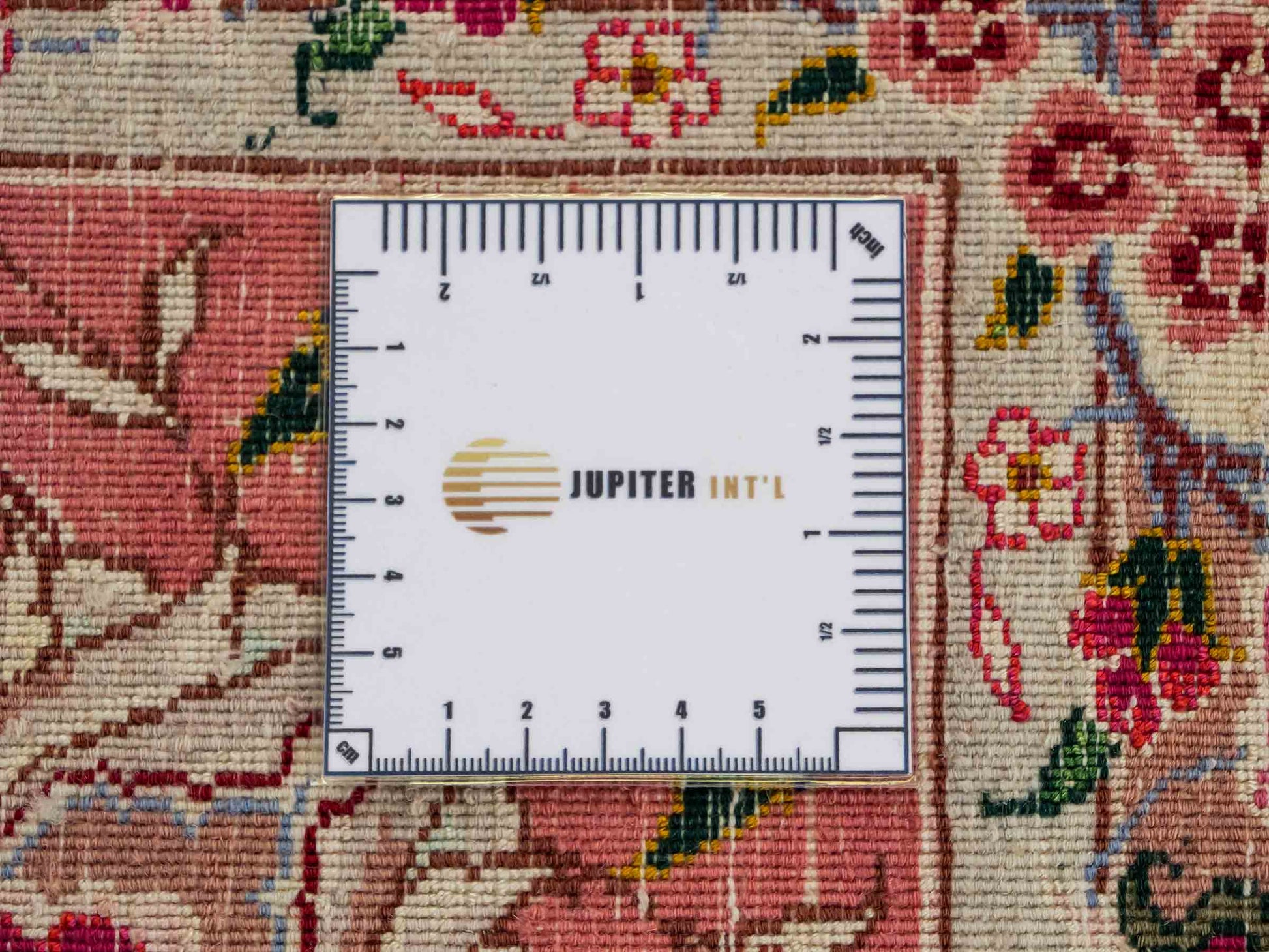 Sehr feiner, handgeknpüfter Khademi Orientteppich mit Täbriz Design aus Wolle mit Seide, creme, rosa. 311x254 cm. Vertrieb durch Jupiter Intl.
