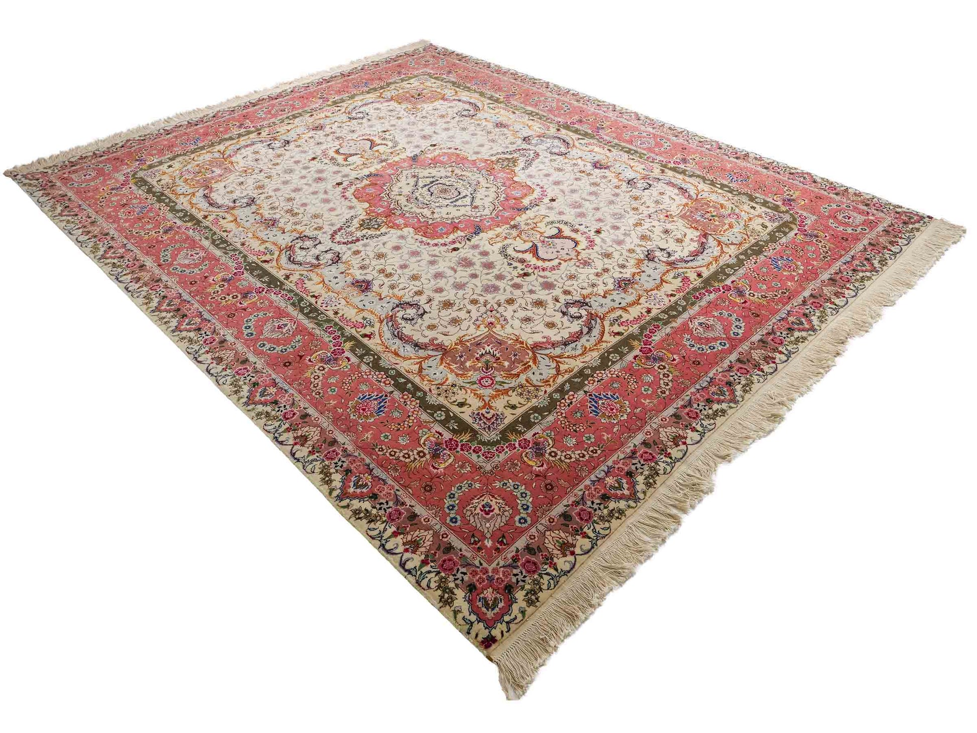 Sehr feiner, handgeknpüfter Khademi Orientteppich mit Täbriz Design aus Wolle mit Seide, creme, rosa. 311x254 cm. Vertrieb durch Jupiter Intl.