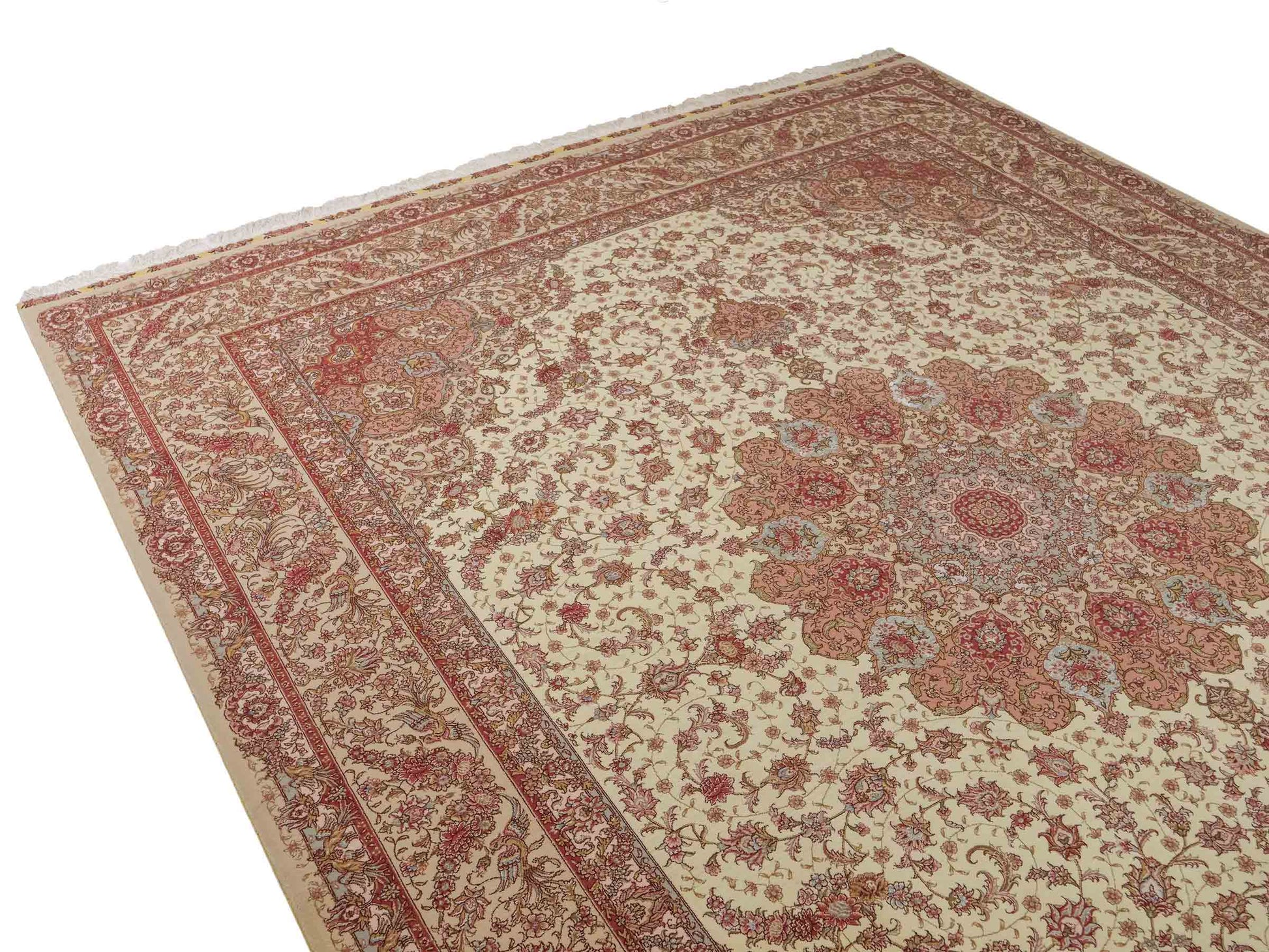 Sehr feiner, handgeknüpfter Khademi Orientteppich mit Täbriz Design aus Wolle mit Seide, creme, rosa. 313x253 cm. Vertrieb durch Jupiter Intl.