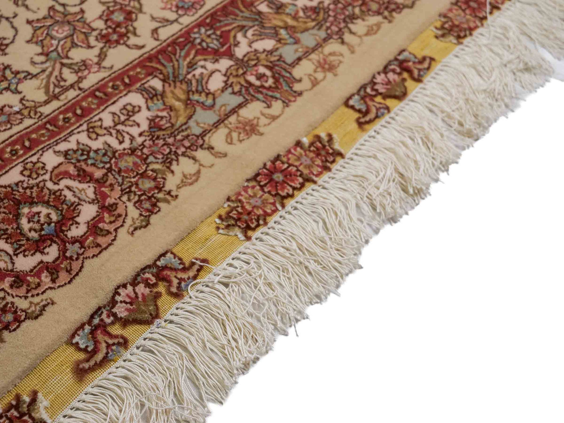 Sehr feiner, handgeknüpfter Khademi Orientteppich mit Täbriz Design aus Wolle mit Seide, creme, rosa. 313x253 cm. Vertrieb durch Jupiter Intl.