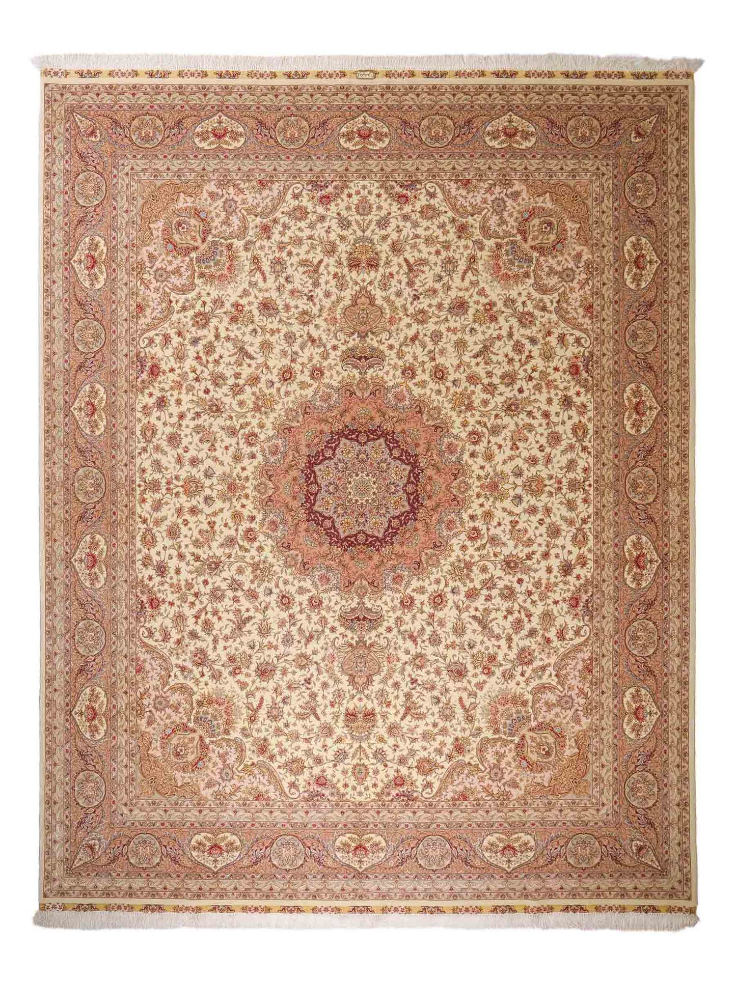 Sehr feiner, handgeknüpfter Khademi Orientteppich mit Täbriz Design aus Wolle mit Seide, creme, rosa. 315x252 cm. Vertrieb durch Jupiter Intl.