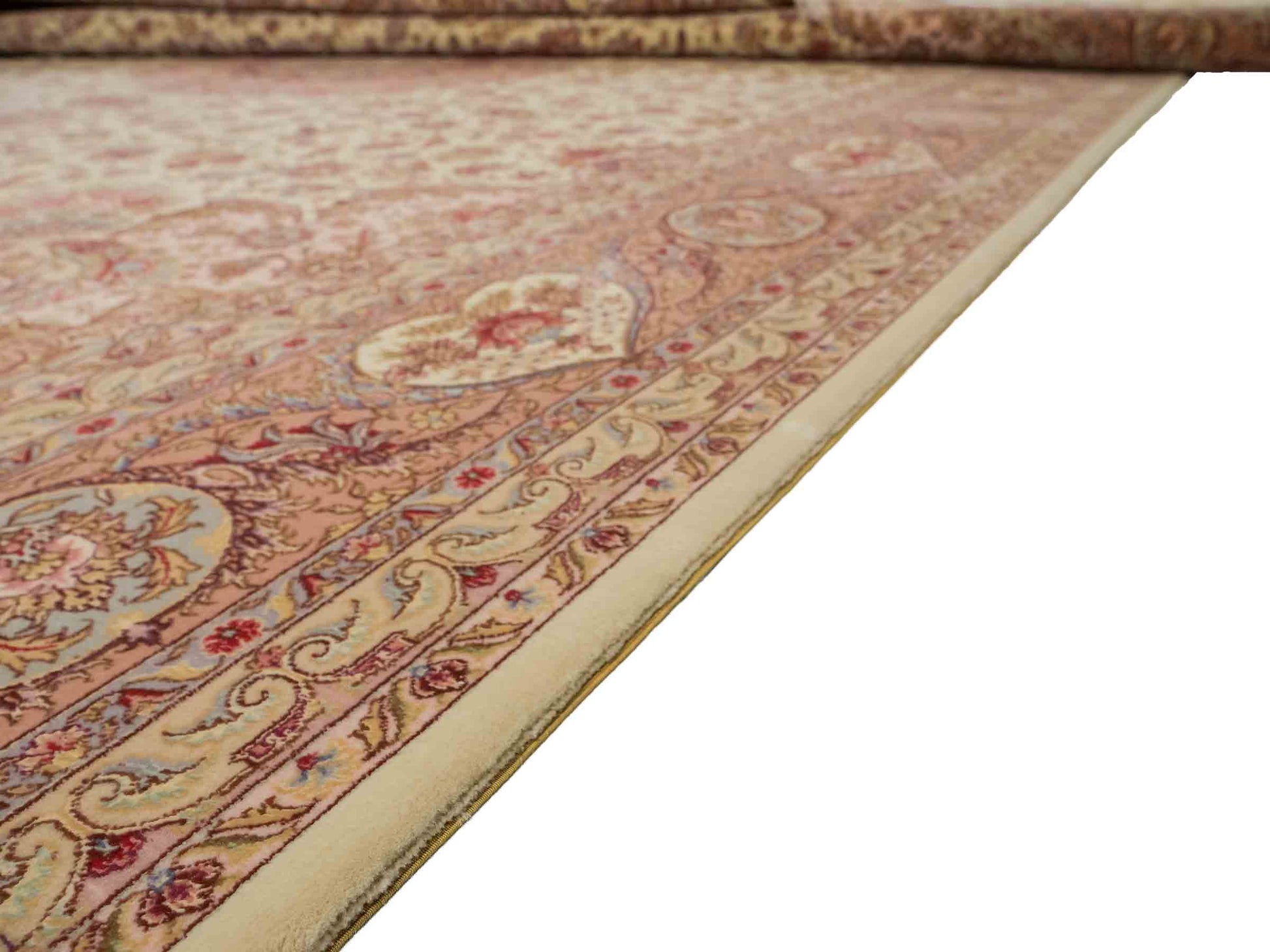 Sehr feiner, handgeknüpfter Khademi Orientteppich mit Täbriz Design aus Wolle mit Seide, creme, rosa. 315x252 cm. Vertrieb durch Jupiter Intl.