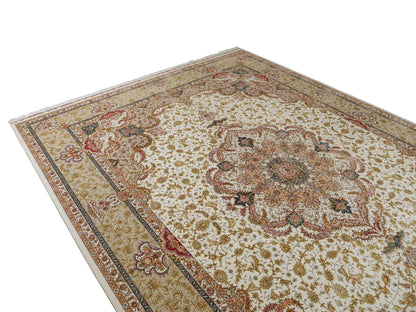 Sehr feiner, hangeknüpfter Khademi Orientteppich mit Täbriz Design aus Wolle mit Seide, creme, beige, gold. 358x258 cm. 358x258 cm. Vertrieb durch Jupiter Intl.