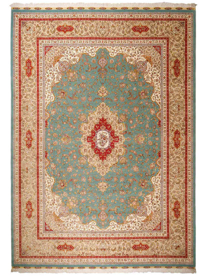 Sehr feiner, handgeknüpfter Khademi Orientteppich mit Täbriz Design aus Wolle mit Seide, blau. 359x275 cm. Vertrieb durch Jupiter Intl.