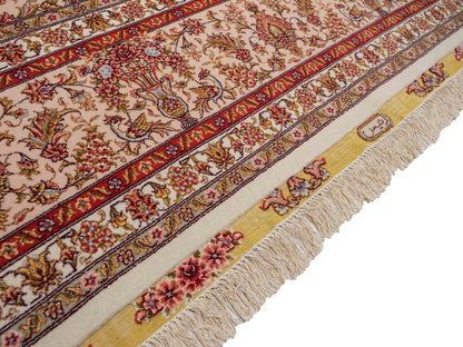 Sehr feiner, handgeknüpfter Khademi Orientteppich mit Täbriz Design aus Wolle mit Seide, creme. 360x258 cm. Vertrieb durch Jupiter Intl.
