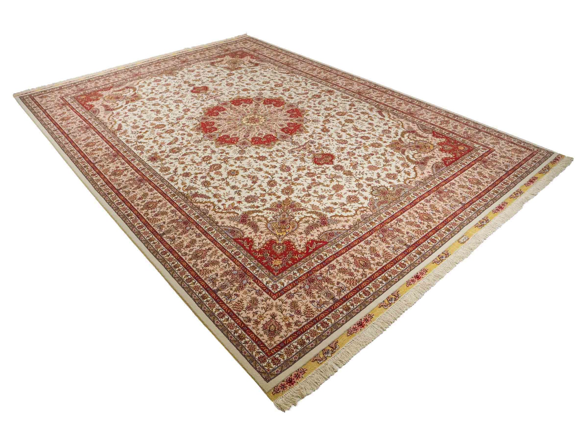 Sehr feiner, handgeknüpfter Khademi Orientteppich mit Täbriz Design aus Wolle mit Seide, creme. 362x257 cm. Vertrieb durch Jupiter Intl.