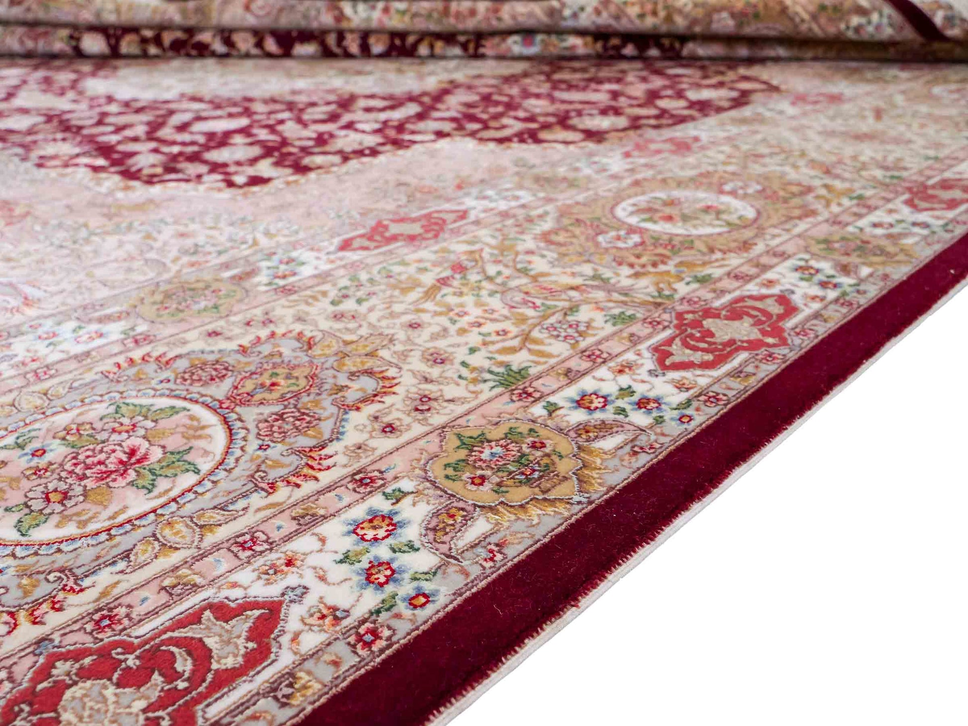 Sehr feiner, handgeknüpfter Khademi Orientteppich mit Täbriz Design aus Wolle mit Seide, rot, creme. 362x276 cm. Vertrieb durch Jupiter Intl.