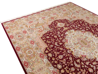 Sehr feiner, handgeknüpfter Khademi Orientteppich mit Täbriz Design aus Wolle mit Seide, rot, creme. 362x276 cm. Vertrieb durch Jupiter Intl.