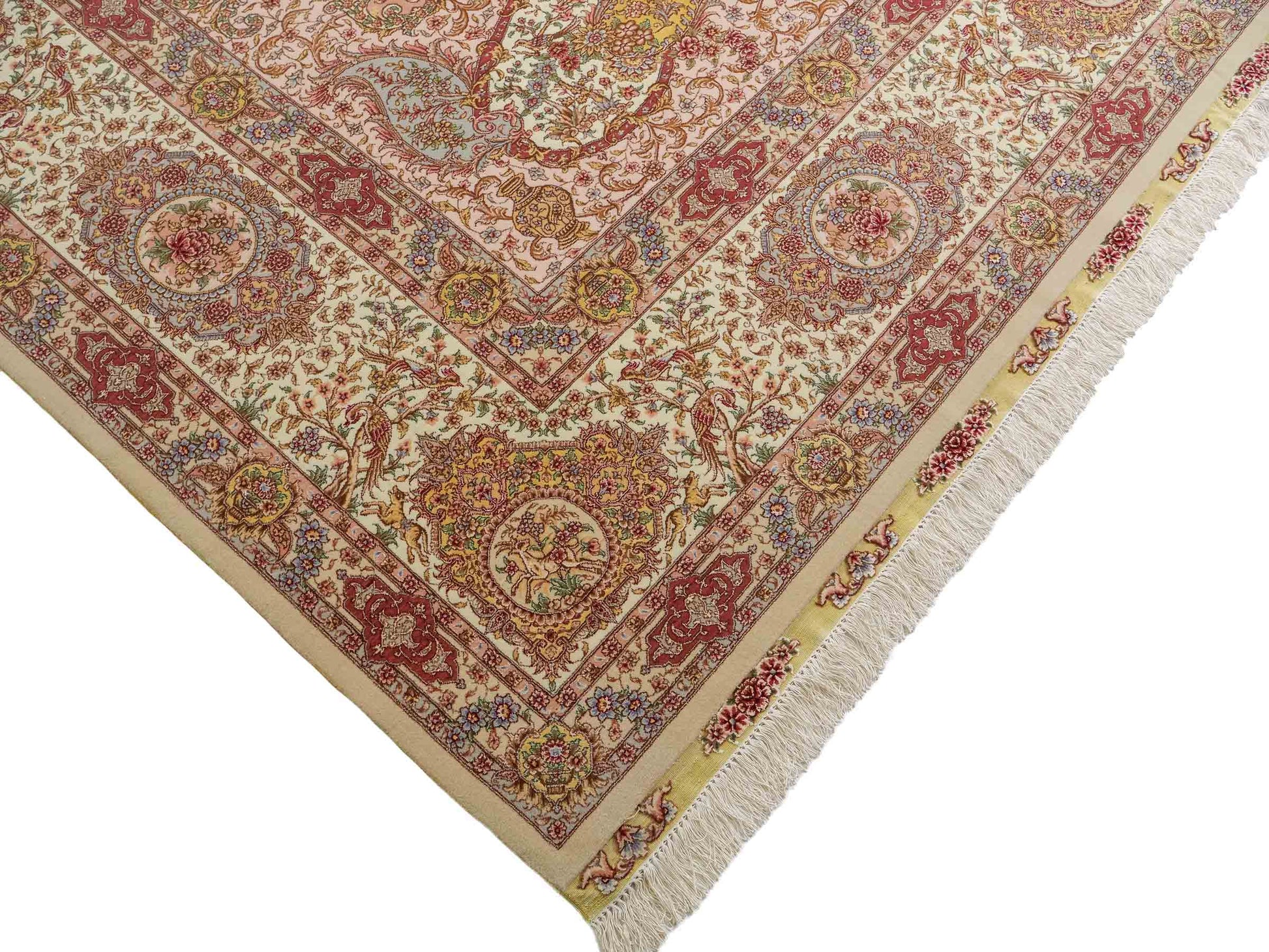 Sehr feiner, handgeknüpfter Khademi Orientteppich mit Täbriz Design aus Wolle mit Seide, creme, rosa. 364x274 cm. Vertrieb durch Jupiter Intl.