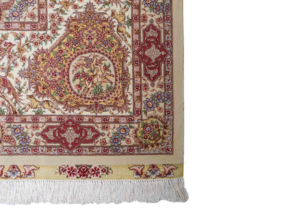 Sehr feiner, handgeknüpfter Khademi Orientteppich mit Täbriz Design aus Wolle mit Seide, creme, grün. 367x275 cm. Verkauf durch Jupiter Intl.