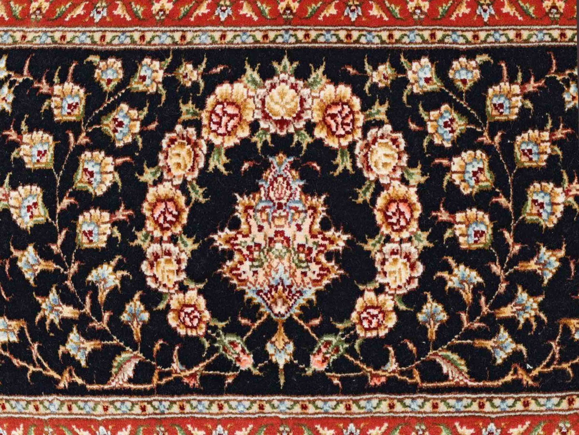 Sehr feiner, handgeknüpfter Khademi Orientteppich mit Täbriz Design aus Wolle mit Seide, creme, blau, orange. 426x305 cm. Vertrieb durch Jupiter Intl.