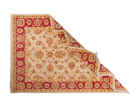 Feiner, handgeknüpfter Ziegler Farahan Chobi Orientteppich aus reiner Wolle mit Allover-Muster von Khademi. Größe: 256 x 173 cm. Farbe: Beige, gold, rot. RB3-315. Ursprung: Afghanistan. Verkauf durch JUPITER Intl.