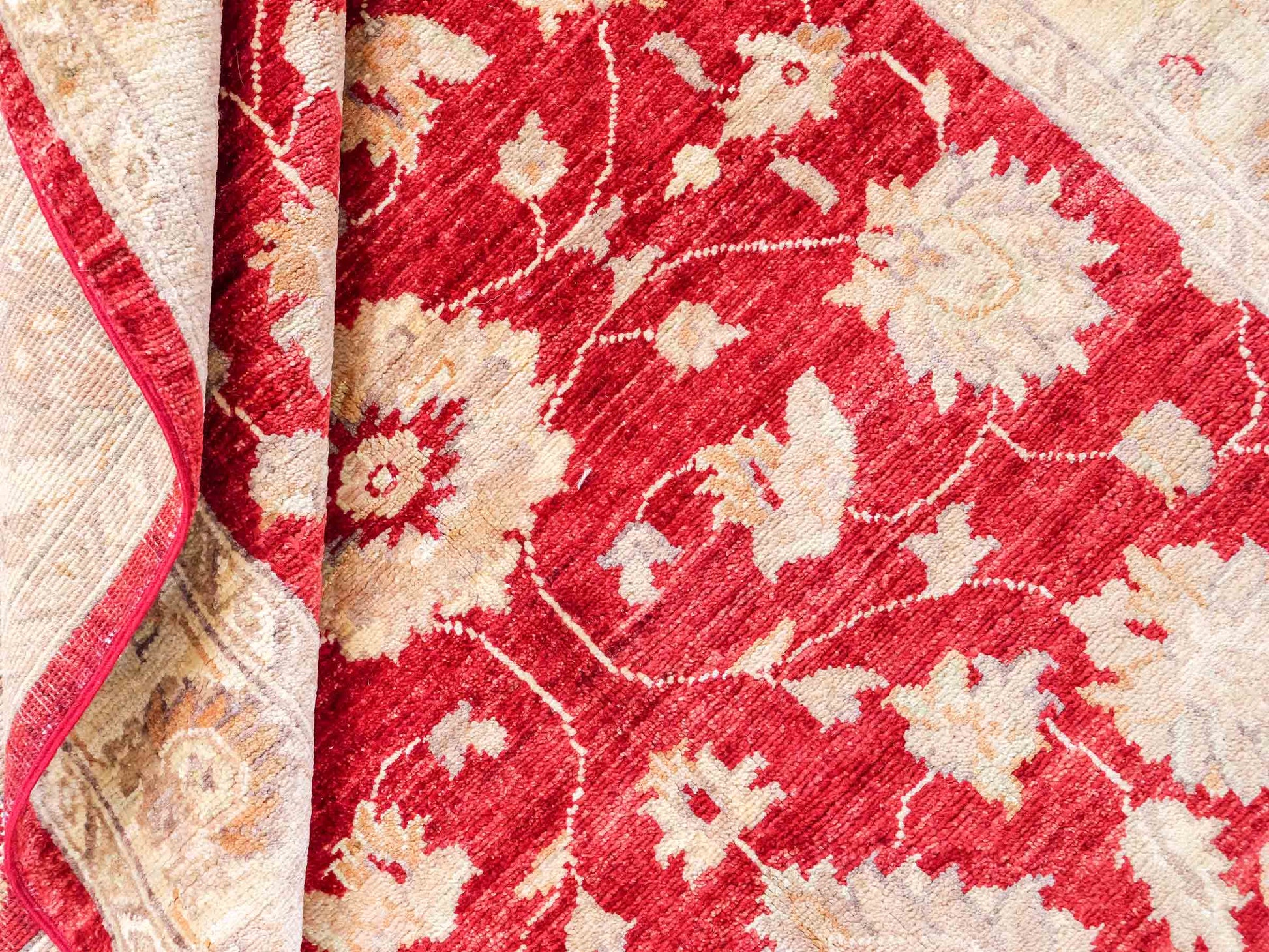 Handgeknüpfter, afghanischer Ziegler Farahan Orientteppich aus Wolle von Khademi. Größe: 191 x 122 cm. Farbe: Rot, beige, gold. Verkauf durch JUPITER Intl.
