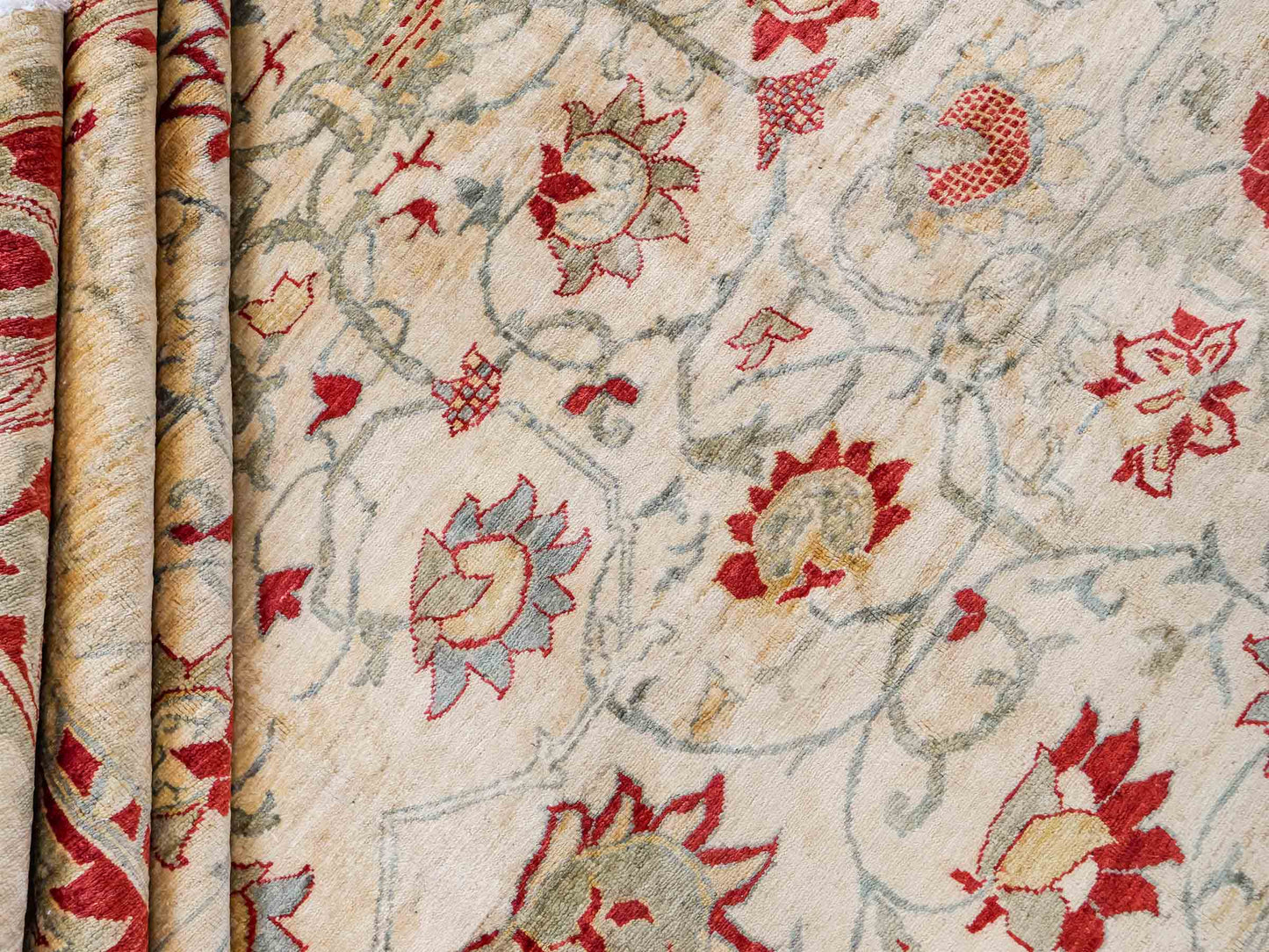 Handgeknüpfter, afghanischer Ziegler Farahan Orientteppich aus Wolle von Khademi. Größe: 257 x 244 cm. Farbe: Beige, rot. Verkauf durch JUPITER Intl.