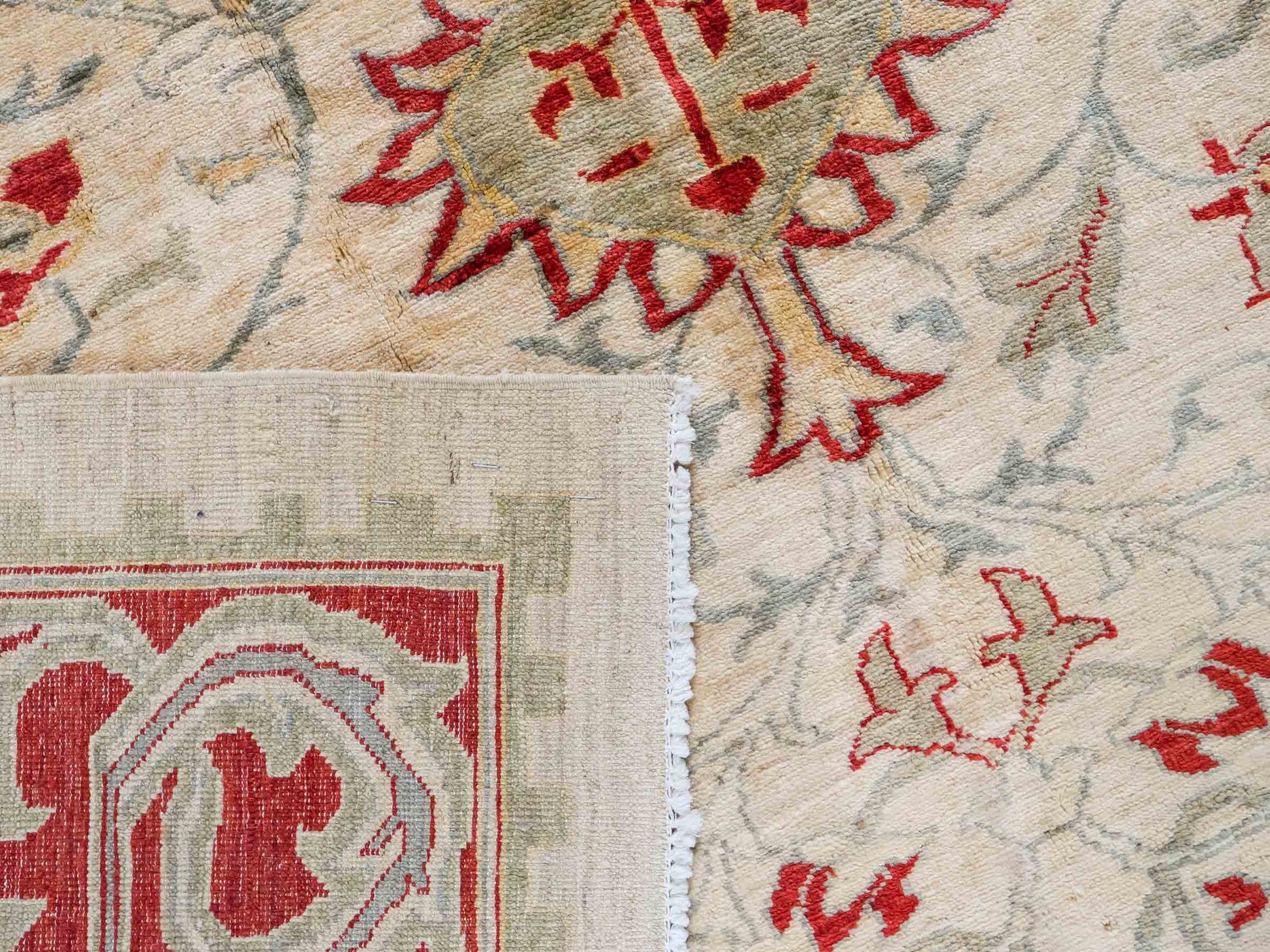 Handgeknüpfter, afghanischer Ziegler Farahan Orientteppich aus Wolle von Khademi. Größe: 257 x 244 cm. Farbe: Beige, rot. Verkauf durch JUPITER Intl.