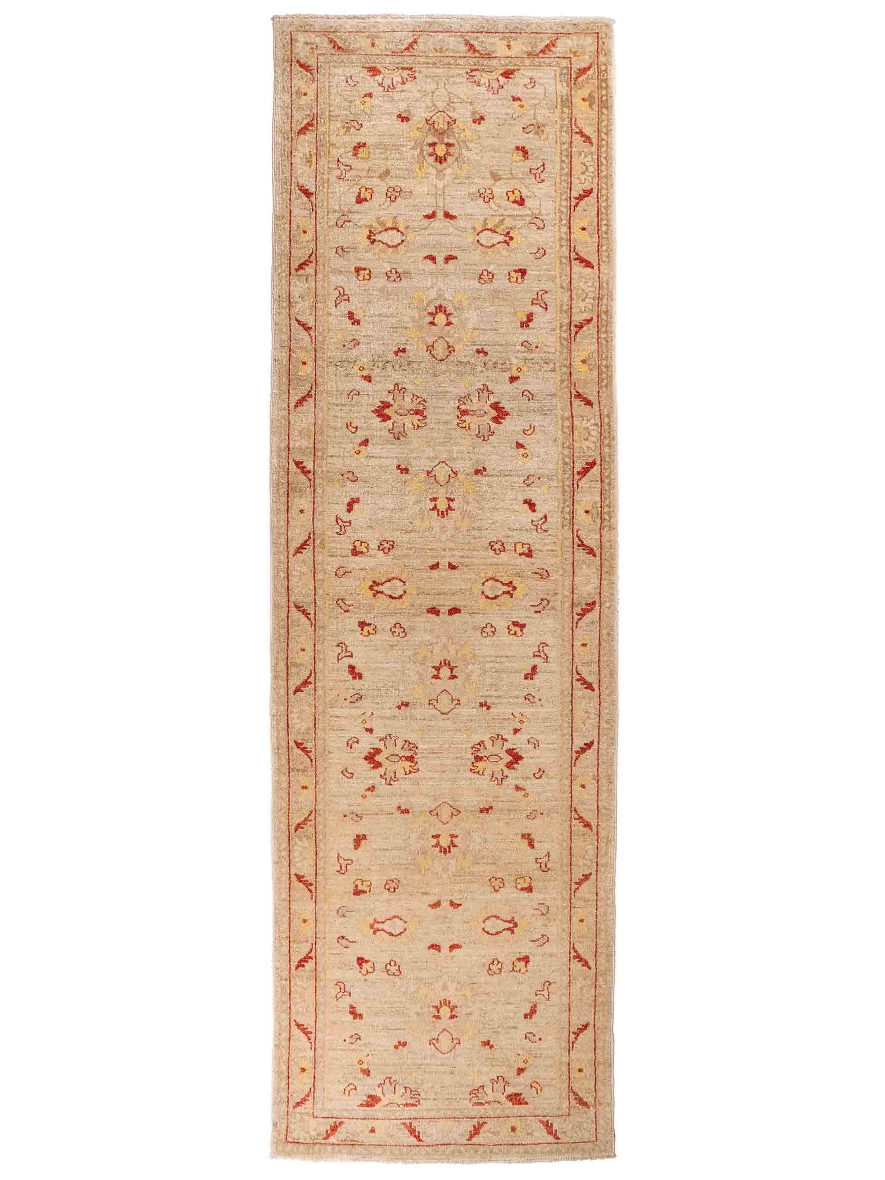 Feiner, handgeknüpfter afghanischer Ziegler-Teppich aus Wolle von Khademi. Farben: Cremeweiß, gold. Größe: 297 x 80 cm. Vertrieb durch JUPITER Intl.