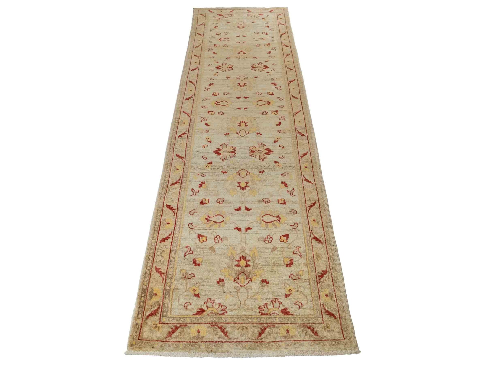 Feiner, handgeknüpfter afghanischer Ziegler-Teppich aus Wolle von Khademi. Farben: Cremeweiß, gold. Größe: 297 x 80 cm. Vertrieb durch JUPITER Intl.