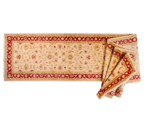 Handgeknüpfter, afghanischer Ziegler Farahan Orientteppich aus Wolle von Khademi. Größe: 588 x 104 cm, Läufer. Farbe: Beige, rot, gold. Verkauf durch JUPITER Intl.